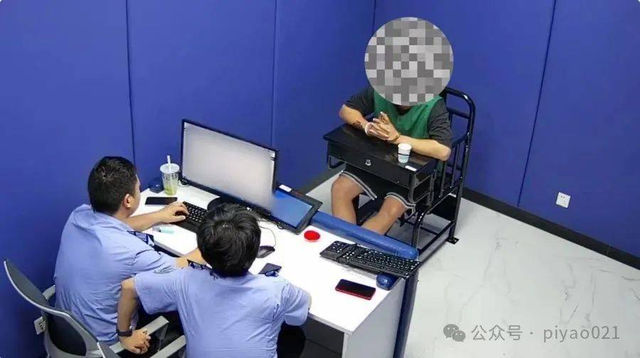 皇冠信用网哪里申请_上海老伯素质低下皇冠信用网哪里申请，捡拾28万名包，向失主勒索5万元？警方通报：自导自演，4人涉案被罚