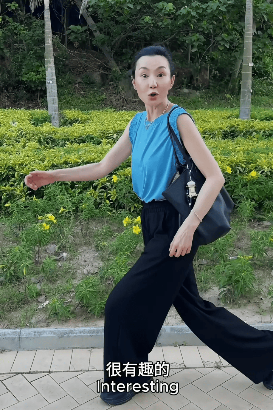 皇冠信用網怎么弄_60岁张曼玉突然罕见露面皇冠信用網怎么弄，疯狂自曝！网友：她眼里还有光