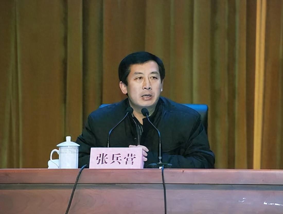 皇冠信用怎么租_江苏一学院党委书记皇冠信用怎么租，主动投案