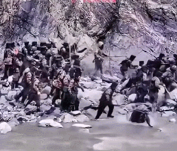 皇冠信用代理_首次曝光！解放军缴获印度英萨斯步枪合影皇冠信用代理，用起来像垃圾！