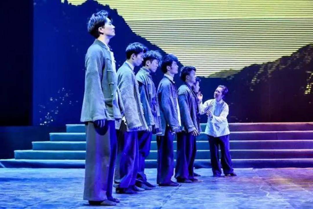 皇冠足球平台代理_80年前的今天皇冠足球平台代理,日本无条件投降!