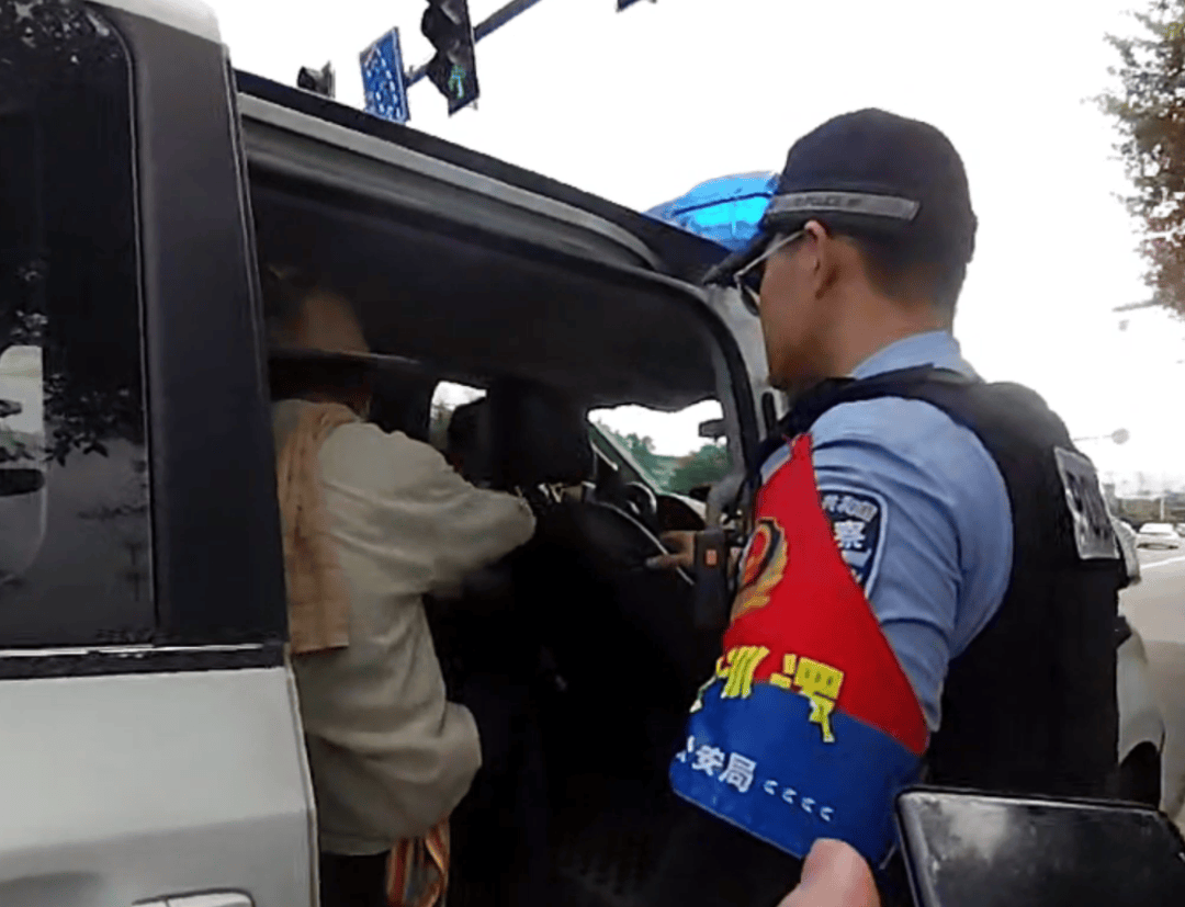 皇冠信用网怎么申请_老家的父亲出门散步迟迟未归皇冠信用网怎么申请，千里之外的儿子求助浙江公安