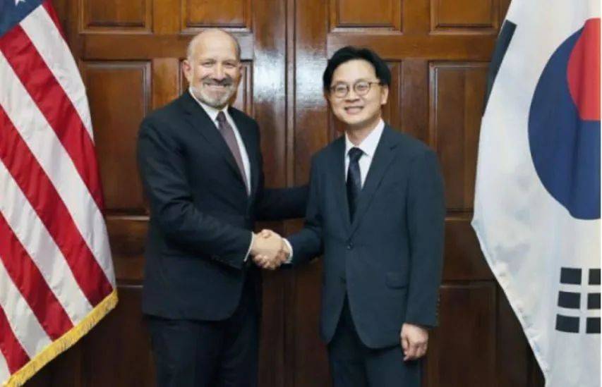 皇冠信用平台出租出售_选中国还是选美国？拒绝中方九三阅兵邀请后皇冠信用平台出租出售，李在明转头将连访两国，野心暴露无疑！