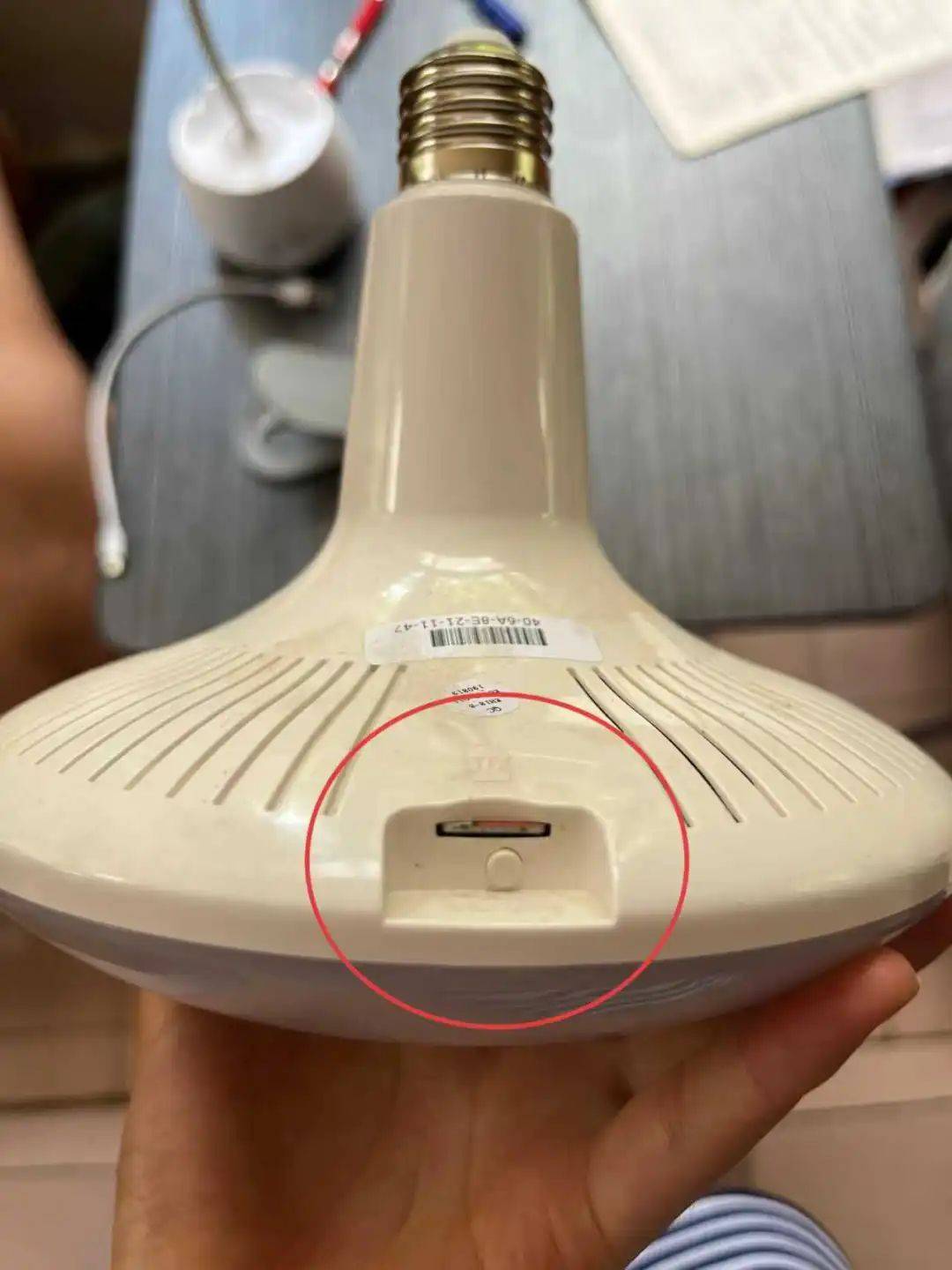 信用网怎么注册
_女租客在停电后发现伪装成灯泡的隐蔽摄像头信用网怎么注册
,房东希望退租,并愿退还剩余三个月的租金,警方立案调查