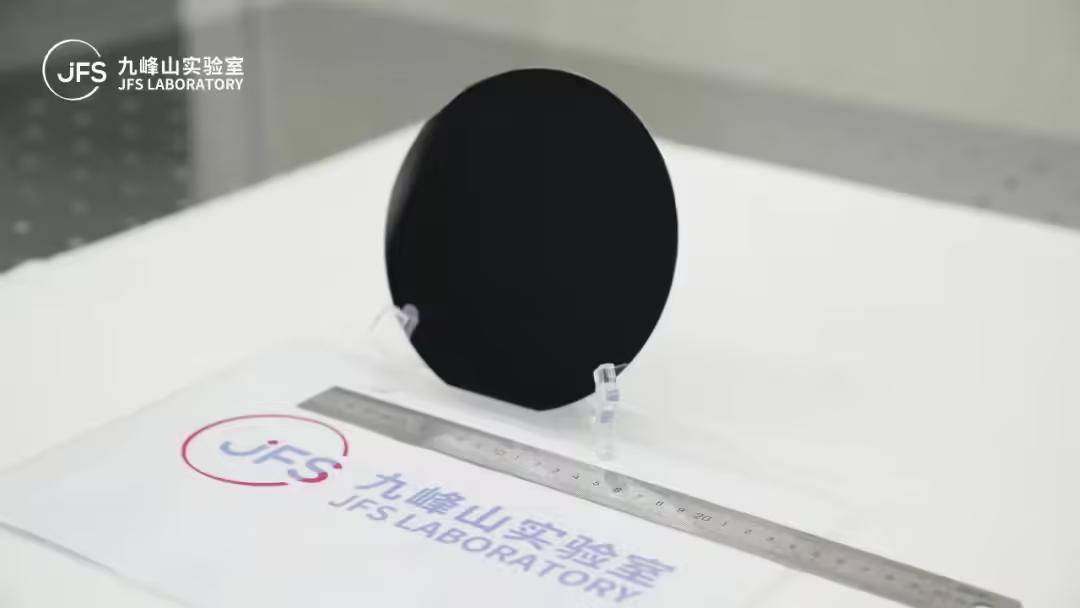 如何注册皇冠足球代理_推动国产光芯片成本大降如何注册皇冠足球代理，我国成功开发6英寸InP激光器与探测器外延工艺！