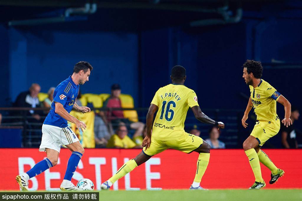 正网皇冠信用网_维尼修斯禁区倒地+后续突破被绊倒索要犯规正网皇冠信用网，裁判均未有表示