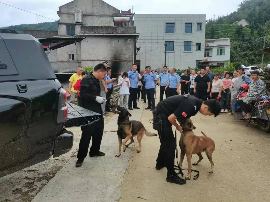 皇冠信用网会员_湖南新邵突然失踪的2岁女孩平安找到皇冠信用网会员，当地公安：在距离家1公里外的山林石缝中发现