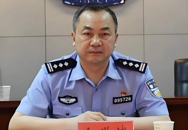 俄罗斯超级联赛_仙桃市公安局原党委副书记、副局长向世斌被查