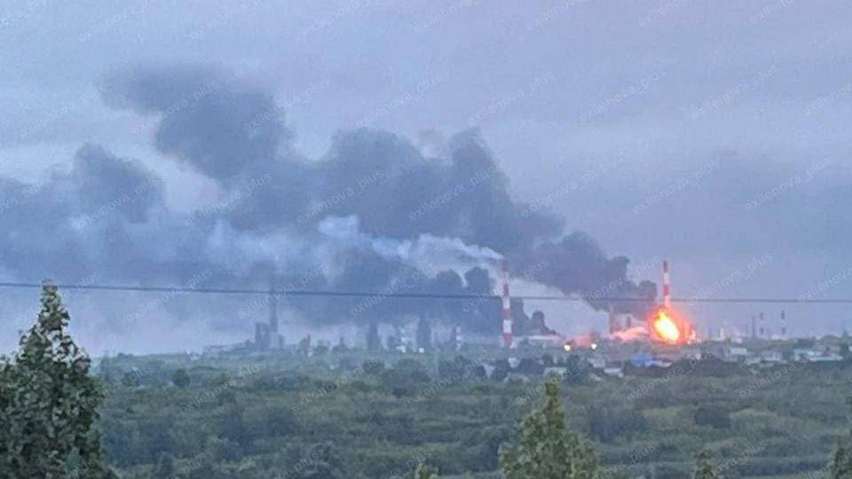 瑞士超级联赛
_报复不隔夜!乌刚偷袭俄炼油厂瑞士超级联赛
,不到24小时,基辅腾起火红蘑菇云