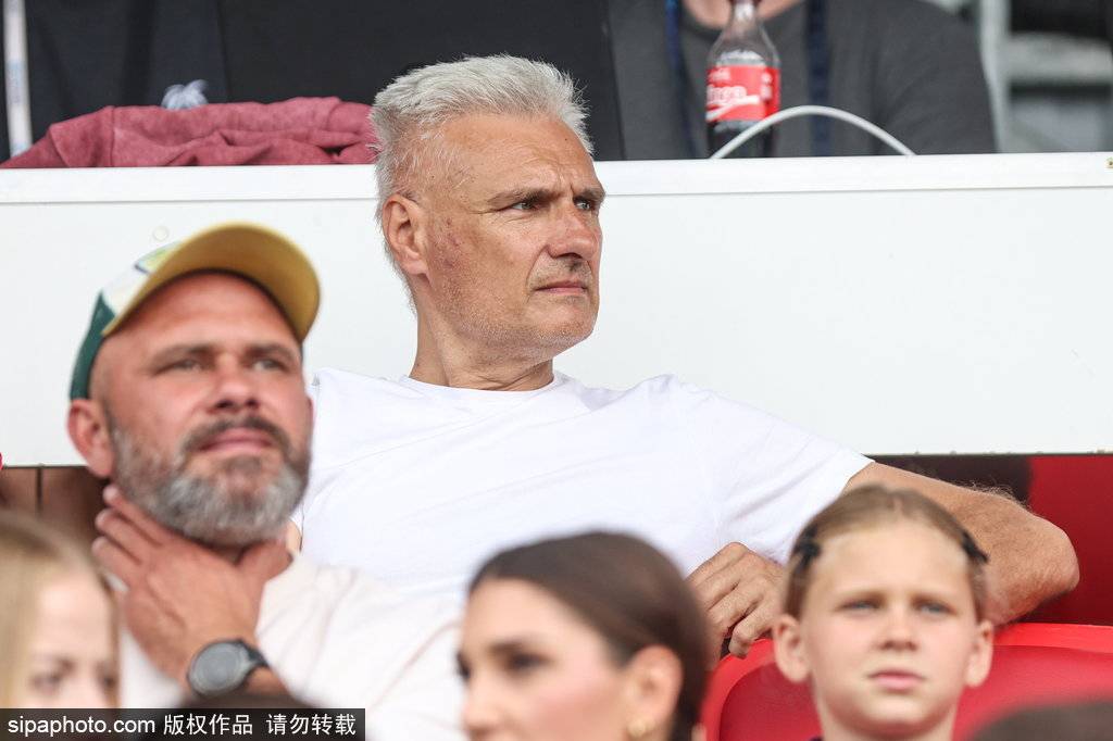 苏黎世vs图恩
_河南4-0大连英博:纳萨里奥的妙传与阿奇姆彭的绝妙射门