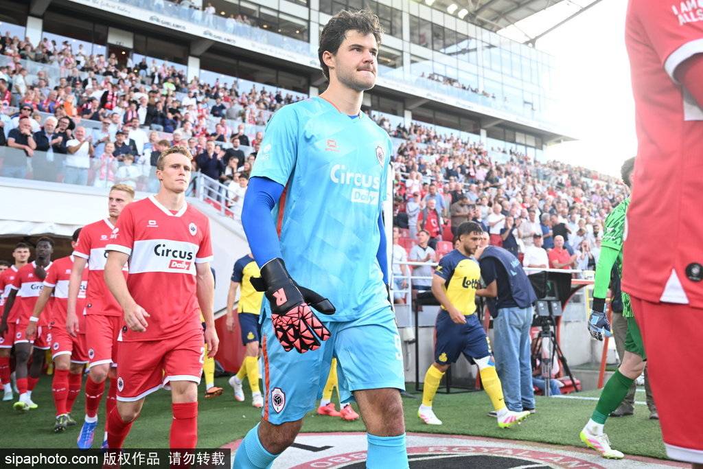 塞浦路斯甲组联赛_红魔新门将即将加盟！罗马诺爆料曼联签下比利时门将拉门斯塞浦路斯甲组联赛，转会费2500万欧