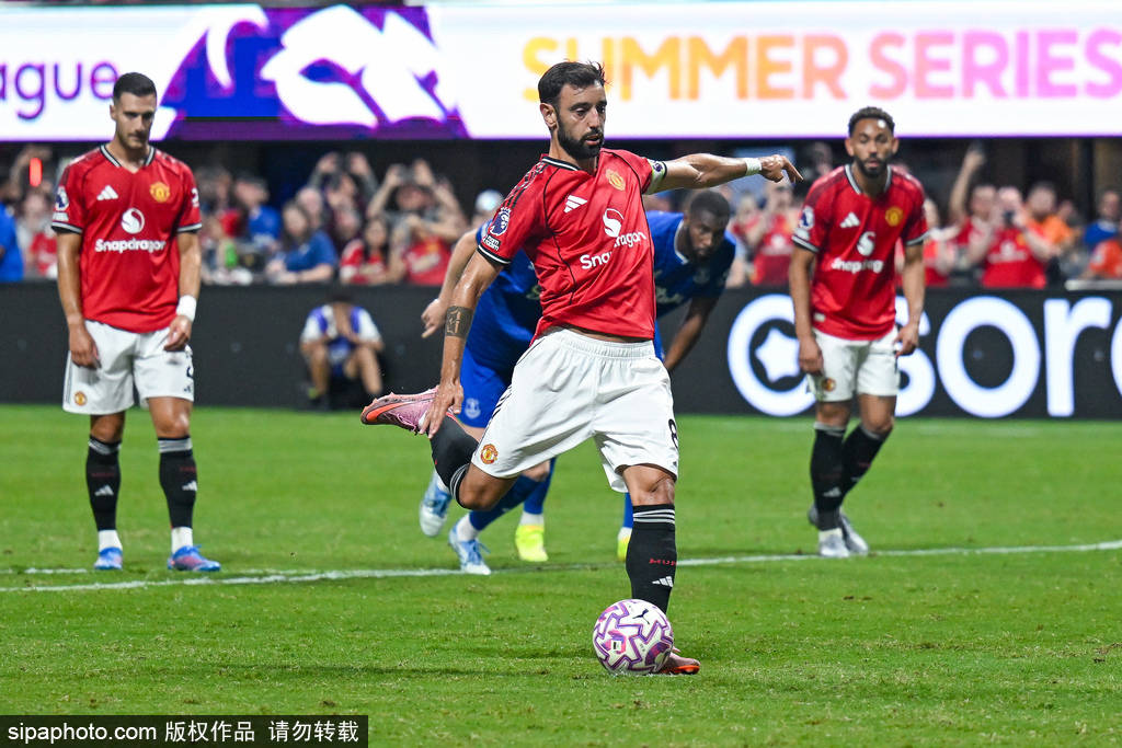 苏黎世vs图恩_曼联战平富勒姆：阿莫林的战术为何引发球迷不满苏黎世vs图恩？