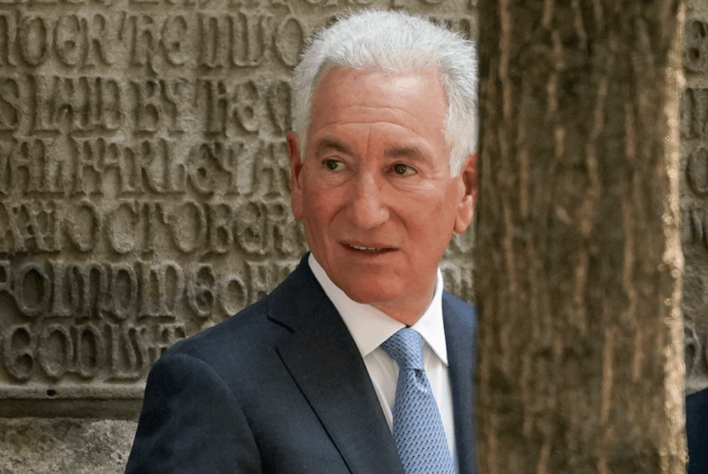 皇冠足球平台在哪里注册_马克龙的反击：硬刚美、以、意三国