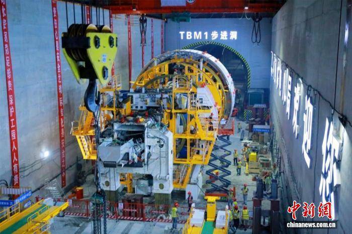 阿拉伦斯vs安提瓜_湖北宜昌：国产最大直径敞开式硬岩掘进机始发