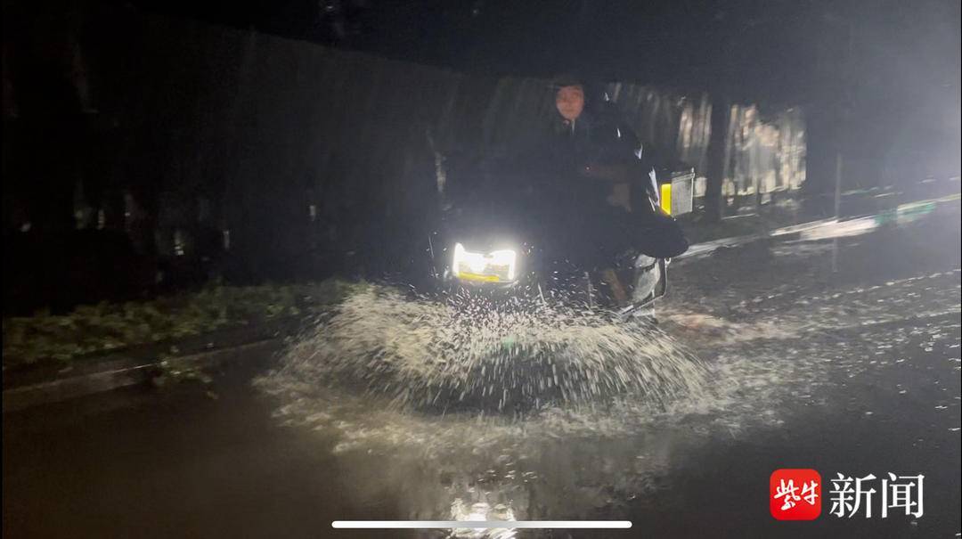 京都不死鸟vs冈山绿雉_记者实探：晚高峰暴雨致南京江宁泉东路积水成河