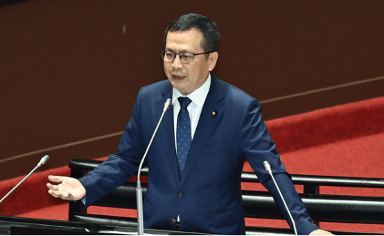 京都不死鸟vs冈山绿雉_罗智强宣布参选国民党主席：首要目标是“2028年下架赖清德”