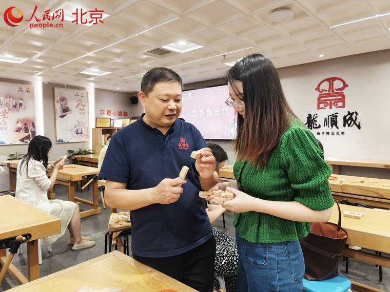 皇冠信用網登3代理_跟着全国劳模解锁京作非遗的“匠心密码”