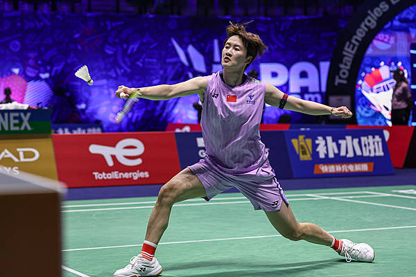 皇冠足球平台代理_羽毛球世锦赛｜男女单四强只剩“独苗”皇冠足球平台代理，石宇奇和陈雨菲是国羽最后的希望