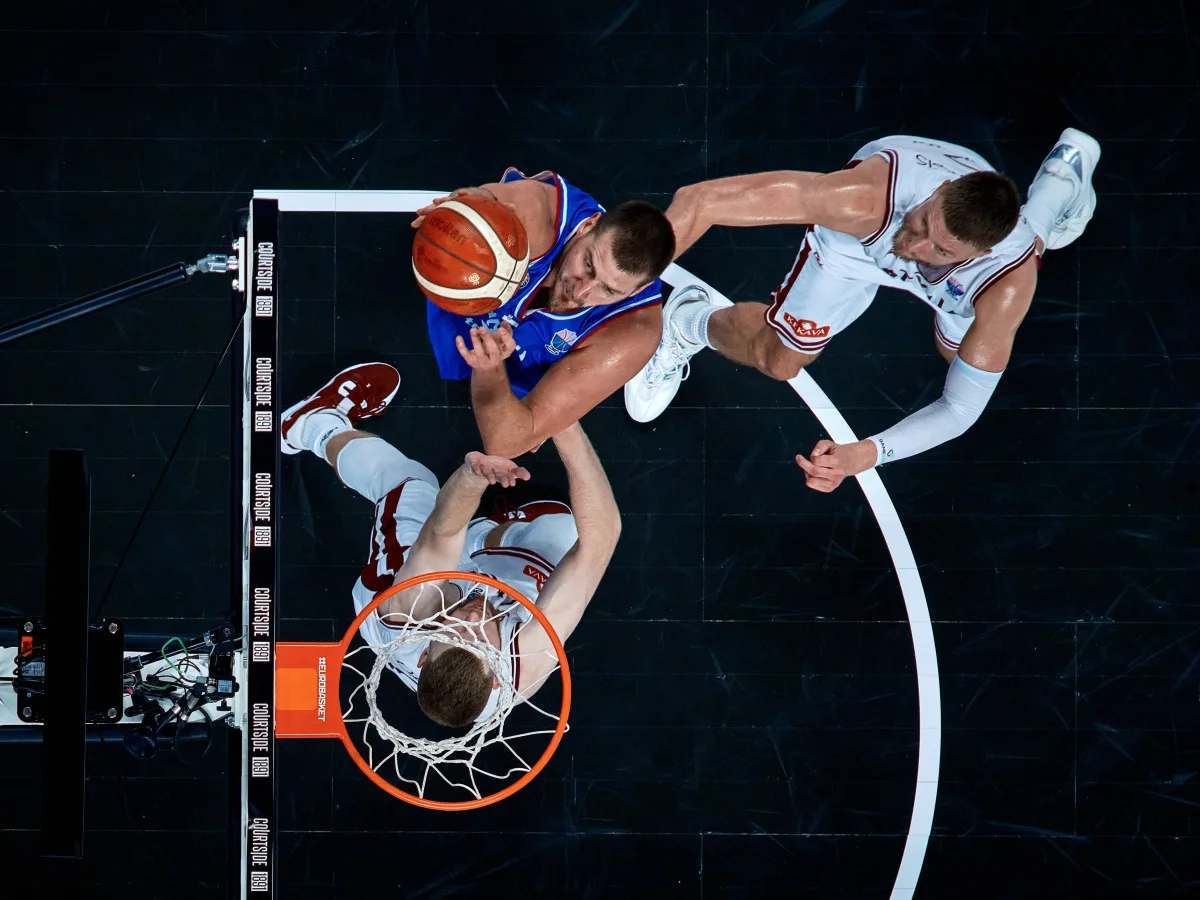 博洛尼亚vs科木_欧洲杯综述:东契奇39+8+9难换一胜 约基奇39分创纪录