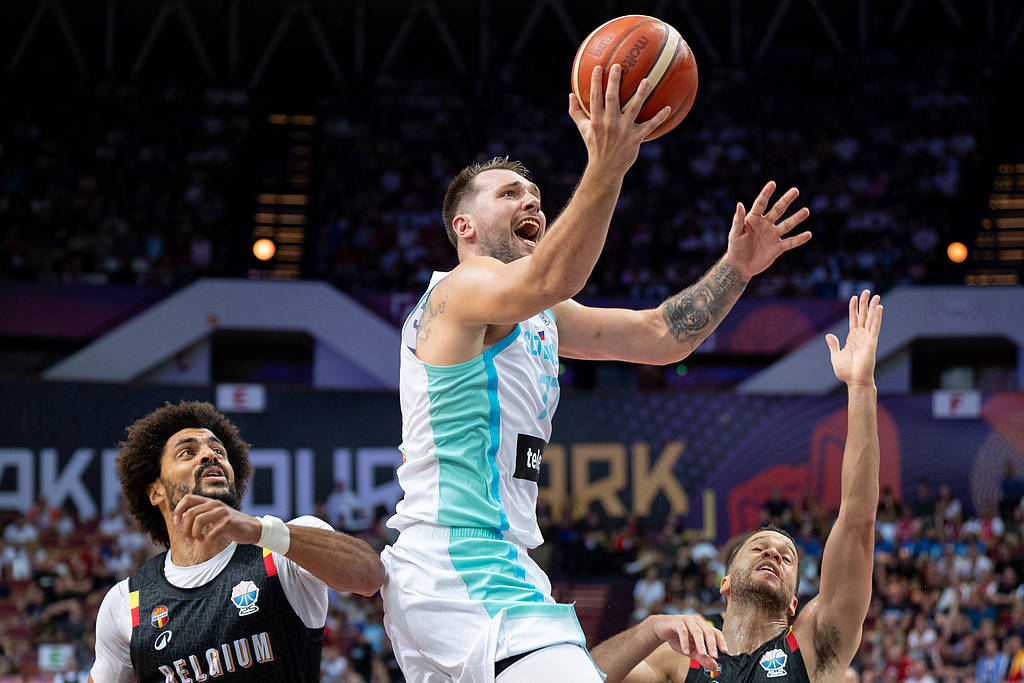 土耳其甲组联赛_欧洲杯综述:东契奇三双终获首胜 字母哥复出高效28+8