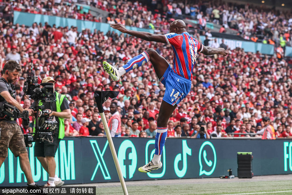 波兰超级联赛_罗马诺爆料：格伊体检已完成波兰超级联赛，水晶宫主席与格拉斯纳将做出关键决定