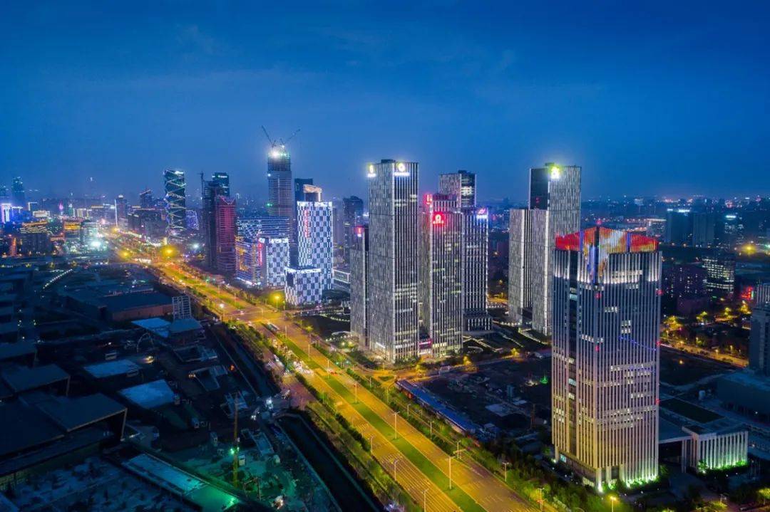 保加利亚甲组联赛_南京含“金”量还在上升！江东中路“金三角”保加利亚甲组联赛，上半年合计赚超400亿元