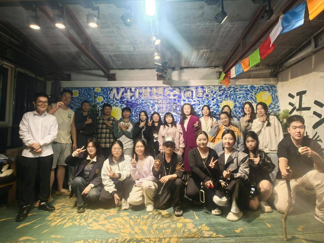 阿尔及利亚甲组联赛_因为多年前一个包子阿尔及利亚甲组联赛，长沙小伙开了家不收一分钱的青旅：希望住客在这充满电后继续奋斗