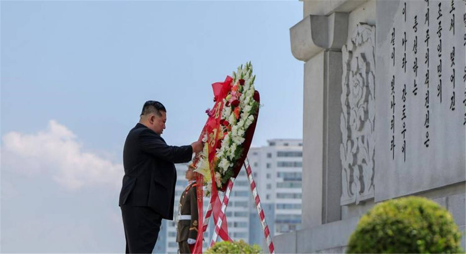 皇冠信用网怎么代理_金正恩访华之前皇冠信用网怎么代理，特意带着花去了一个地方，中国人一看，热泪盈眶