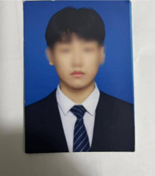 皇冠登3管理出租_江西一高校21岁男生宿舍玩手游晕倒猝死皇冠登3管理出租，家属质疑校方急救措施不到位，校方回应