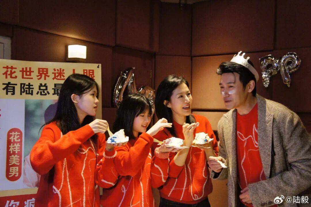 皇冠皇冠信用网平台_陆毅甜蜜自曝：鲍蕾和我在一起30年没做过饭皇冠皇冠信用网平台，方便面都不会煮