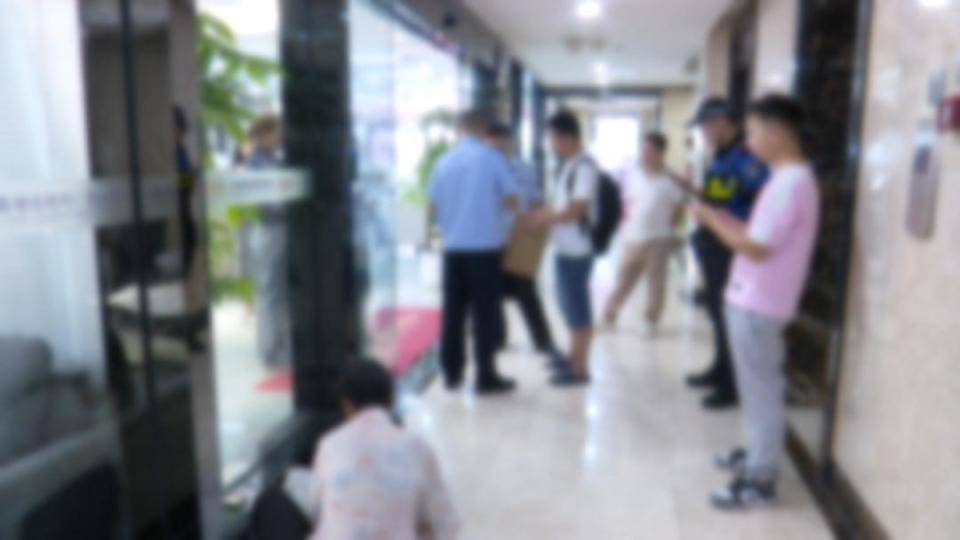 皇冠信用网开户_男子花30万讨老婆皇冠信用网开户，一个月不到人财两空！婚介所回怼记者：再拍我就对你不客气