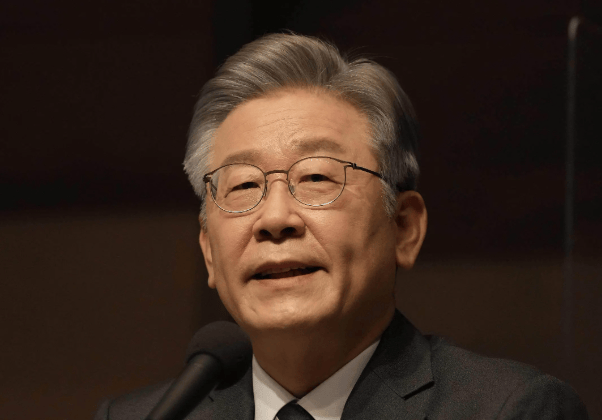 皇冠信用網在线注册_要么出手对付中国皇冠信用網在线注册，要么放弃领土，李在明登机返回韩国，临走前送中方15个字！