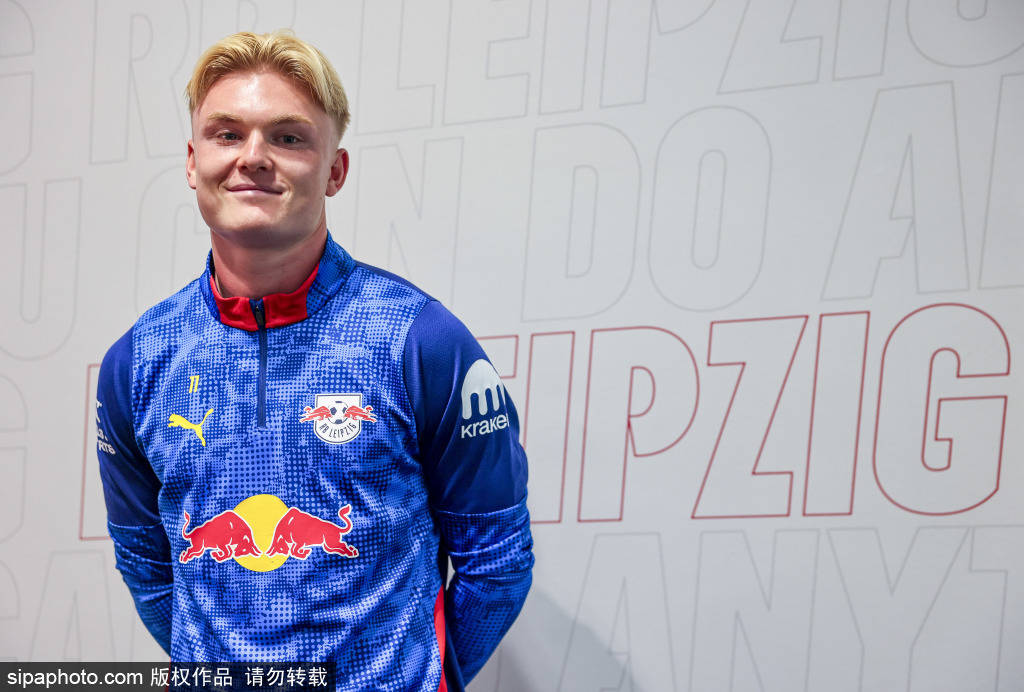 皇冠信用网代理出租_斯卢茨基：我现在死了就不用准备下场比赛皇冠信用网代理出租，或许下场主帅就不是我了！