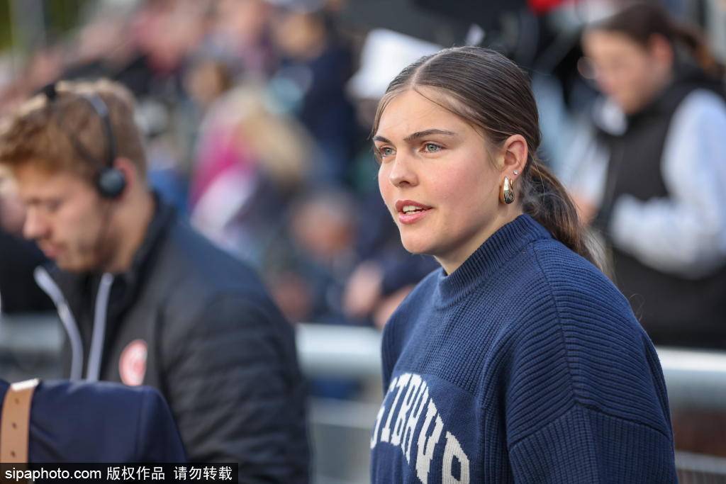 波兰超级联赛_VAR争议解析：皇马直红误判背后的战术思考与裁判逻辑