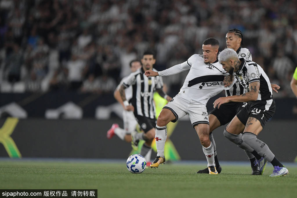 皇冠信用盘代理_毁誉参半！加纳乔激情庆祝获切尔西球迷喜爱皇冠信用盘代理，也因失误致球队丢球