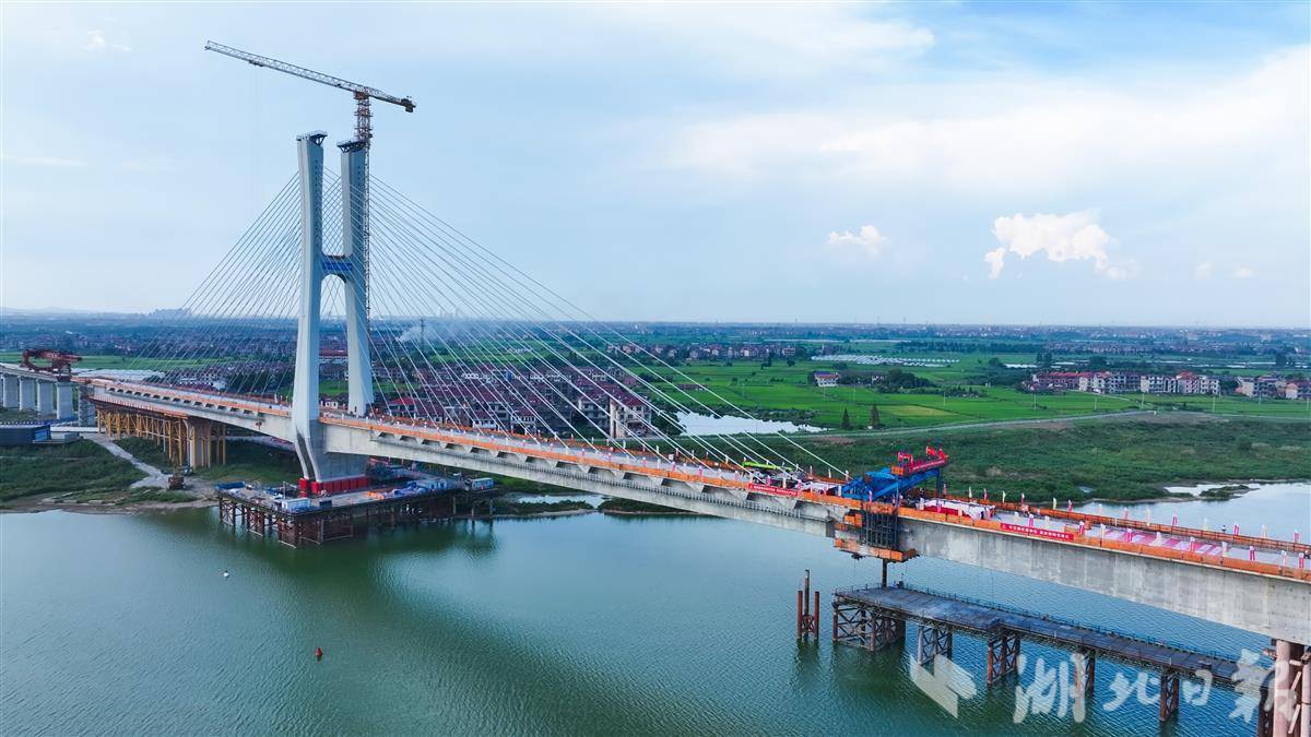 皇冠welcome注册账号_在鄂央企承建皇冠welcome注册账号!昌九高铁南昌扬子洲赣江公铁大桥合龙