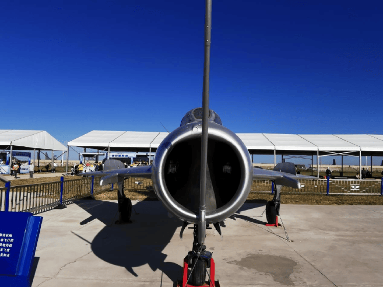 皇冠足球_多图！歼-6无人机首次公开皇冠足球，可作为攻击机