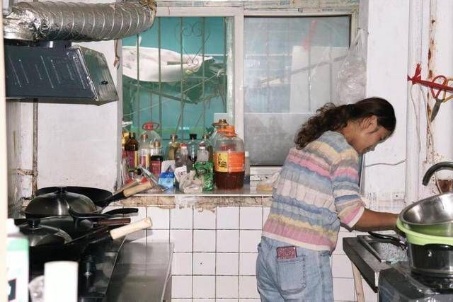 皇冠信用网怎么租_郑刚和皇冠信用网怎么租他的异乡求医者爱心屋：把苦过的“甜”给更多人