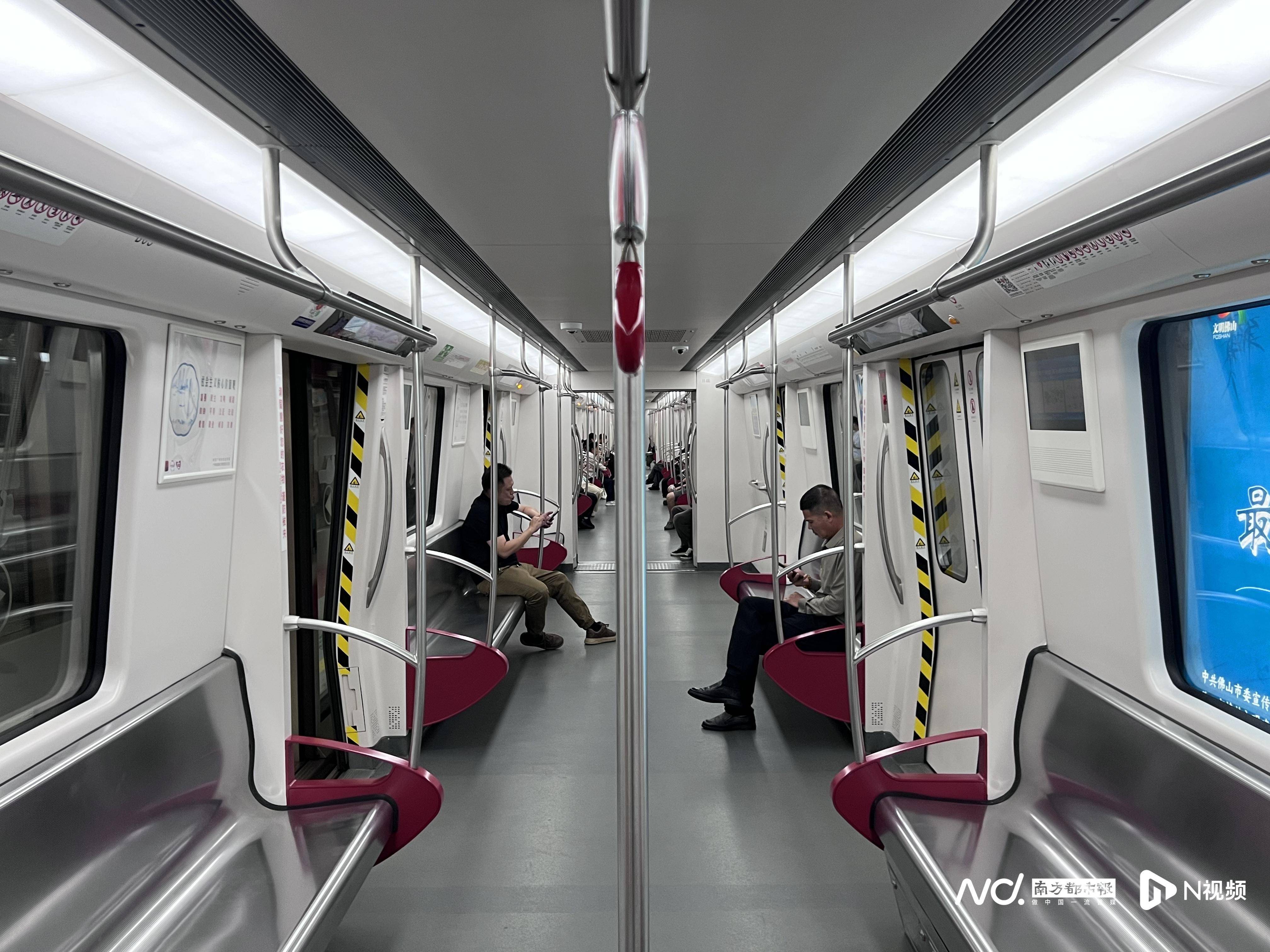 皇冠信用網出租足球_佛山官宣解除“五停”后两小时内皇冠信用網出租足球,我们在街头看见