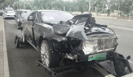 皇冠信用网站_比亚迪车主多处骨折皇冠信用网站，其妻发声：往后日子不知怎么过！陈震车祸后再度致歉