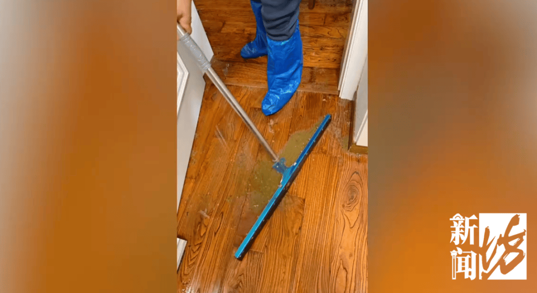 皇冠信用网登3代理
_上海一业主推开家门瞬间懵了皇冠信用网登3代理
!精装房竟成“化粪池”……