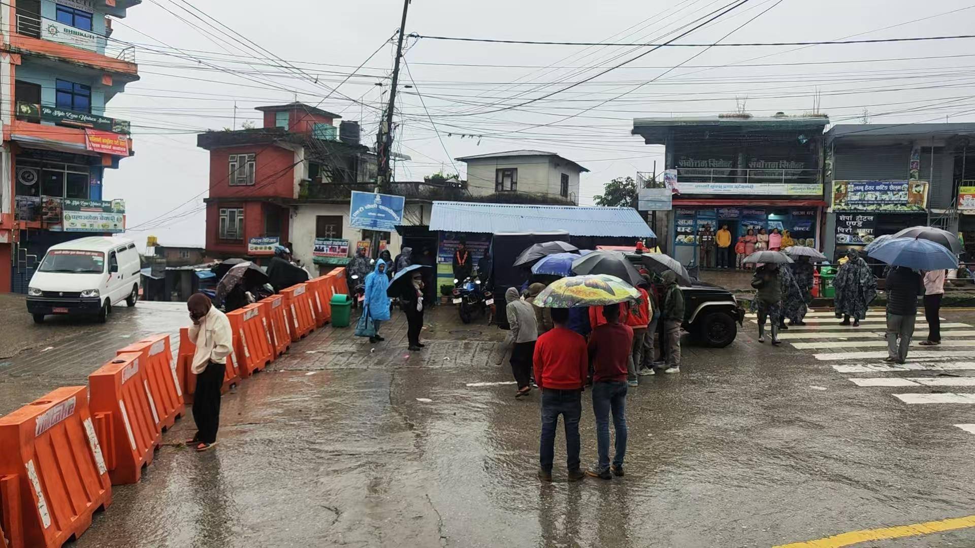 皇冠信用网登1_从尼泊尔回国手机遭“保护性关停”皇冠信用网登1，8天仍未恢复 当事人：在海拔4000多米路边冻到崩溃