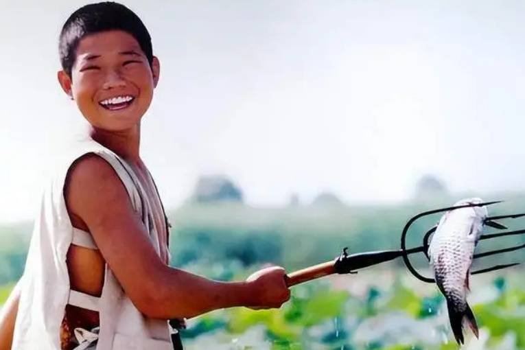 皇冠信用网代理_“嘎子”谢孟伟被执行超1400万；此前因穿警服带货被行拘7日皇冠信用网代理，释放后暂停直播带货