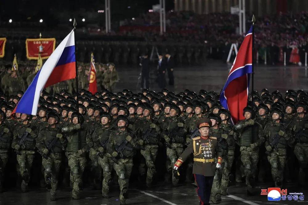 皇冠信用网登
_俄乌战争这么一打皇冠信用网登
,试出了朝鲜军队的常规战争潜力,再也藏不住了