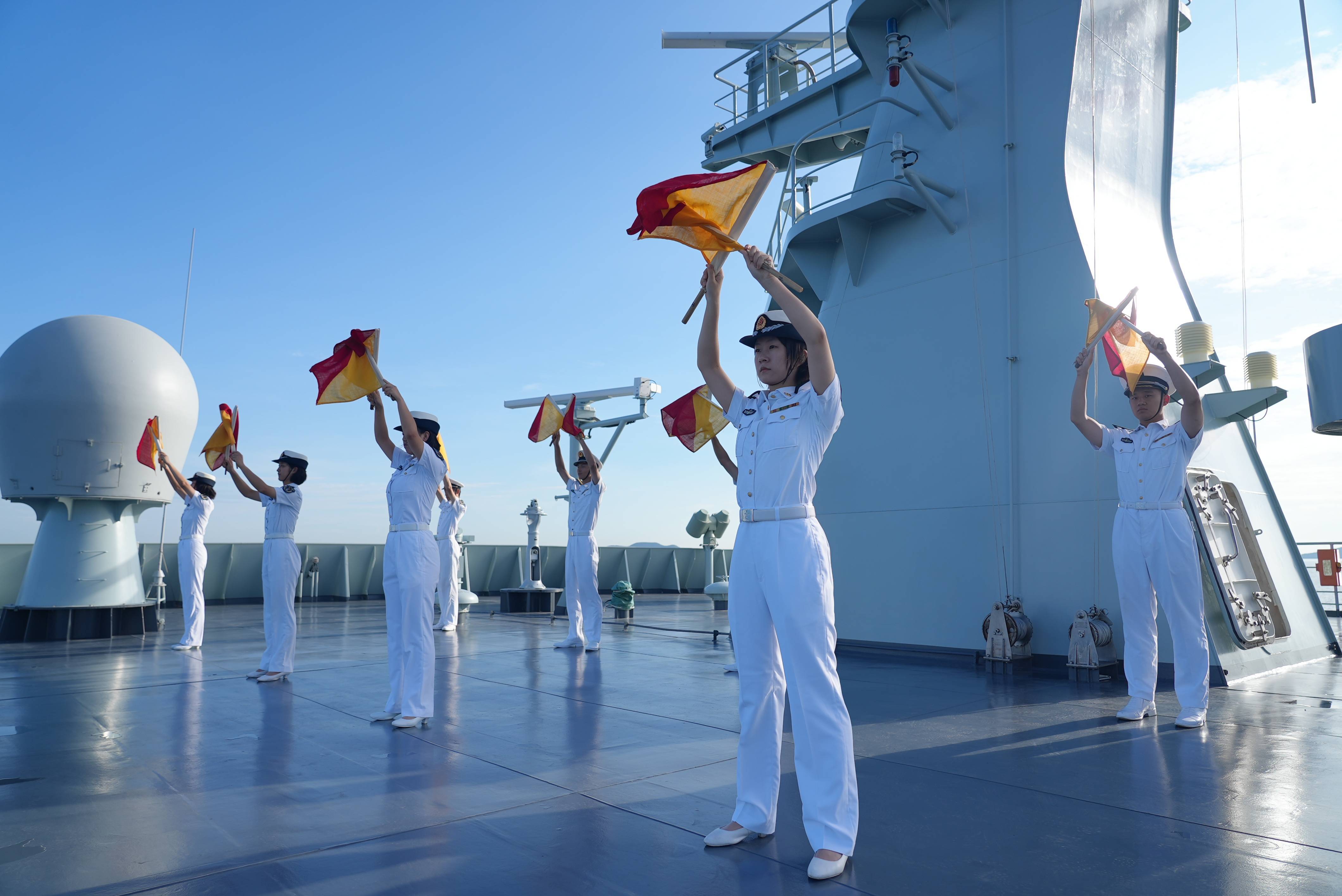 皇冠信用網怎么开户_海军83舰编队抵达泰国进行友好访问