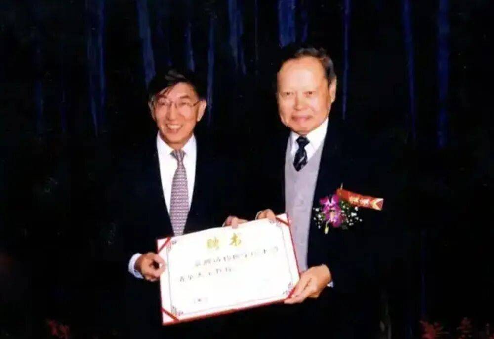 皇冠信用网口出租_“大先生”千古皇冠信用网口出租，杨振宁的一生