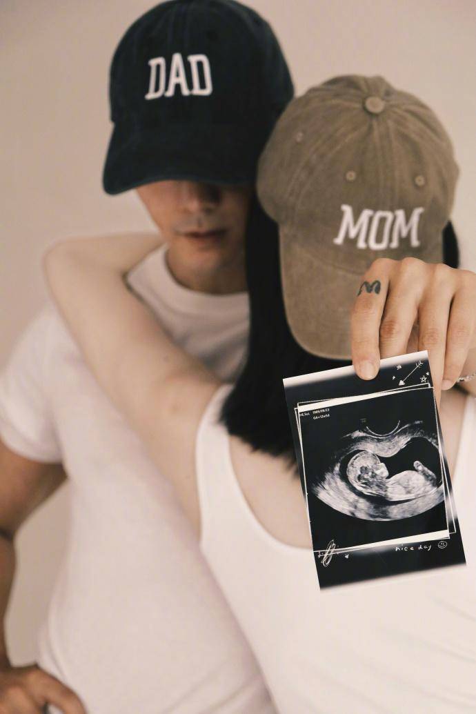 皇冠足球平台申请_陈伟霆官宣生子皇冠足球平台申请，王晶：他花了很长时间才红的