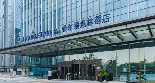 新版hga030_夫妻俩入住苏州一希尔顿酒店新版hga030，半夜遭赤身光脚陌生大汉闯入！涉事酒店回应