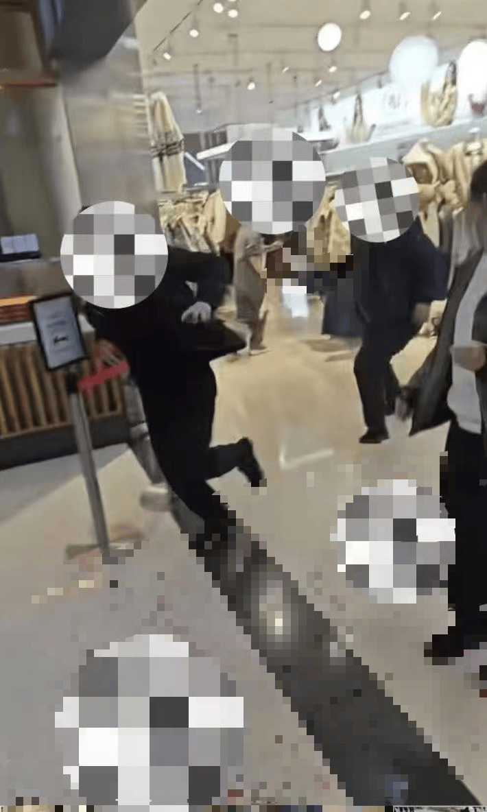 世界杯平台app_许昌胖东来生活广场内突发伤人事件世界杯平台app，嫌疑人已被当场抓获，工作人员：目前正常开业