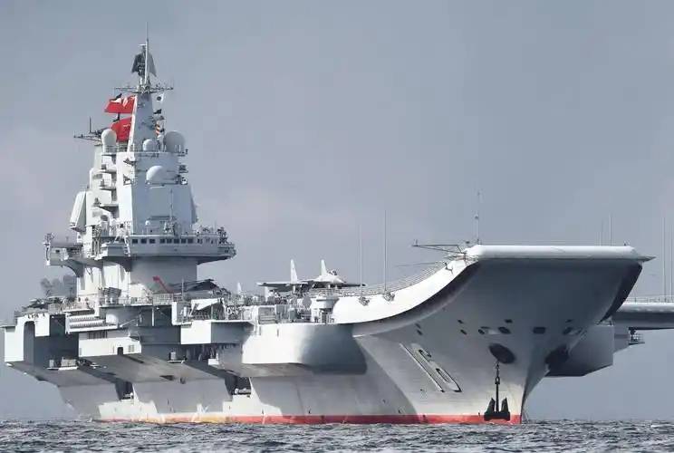 特伦托 vs 特彻哈萨斯_美国航母“尼米兹”号特伦托 vs 特彻哈萨斯，长期逗留中方黄岩岛，055率队大胆插入，打乱美军布局！